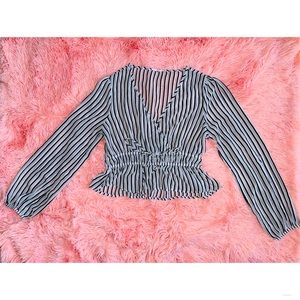 Timing Crop Top Long Sleeve Blouse